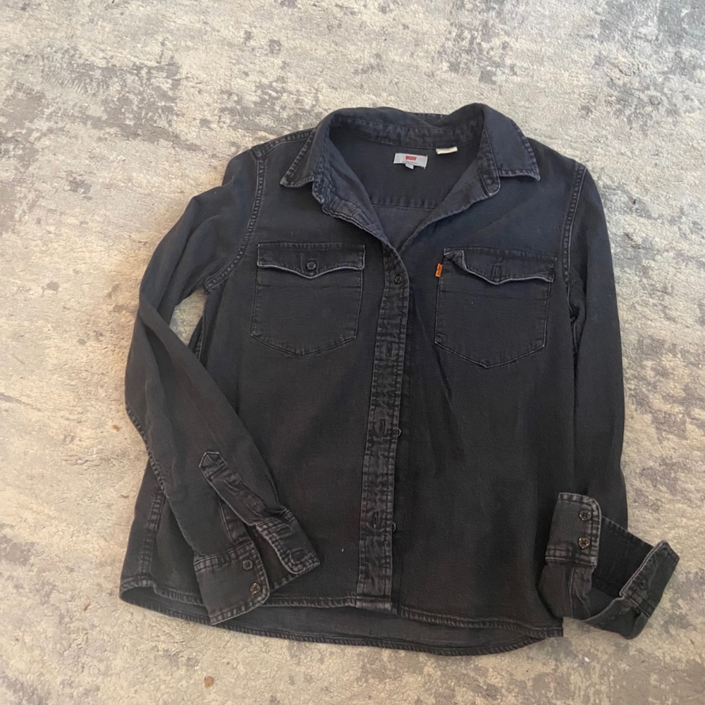 Levi’s button up